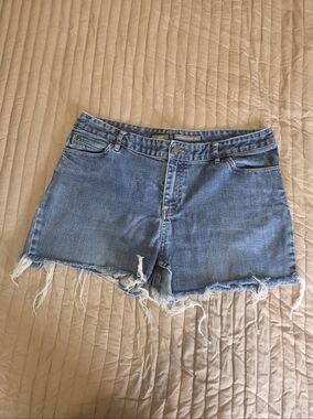 J. Jill "Authentic Fit" Medium Wash Frayed Cutoff Denim Shorts Size 14 (O64)